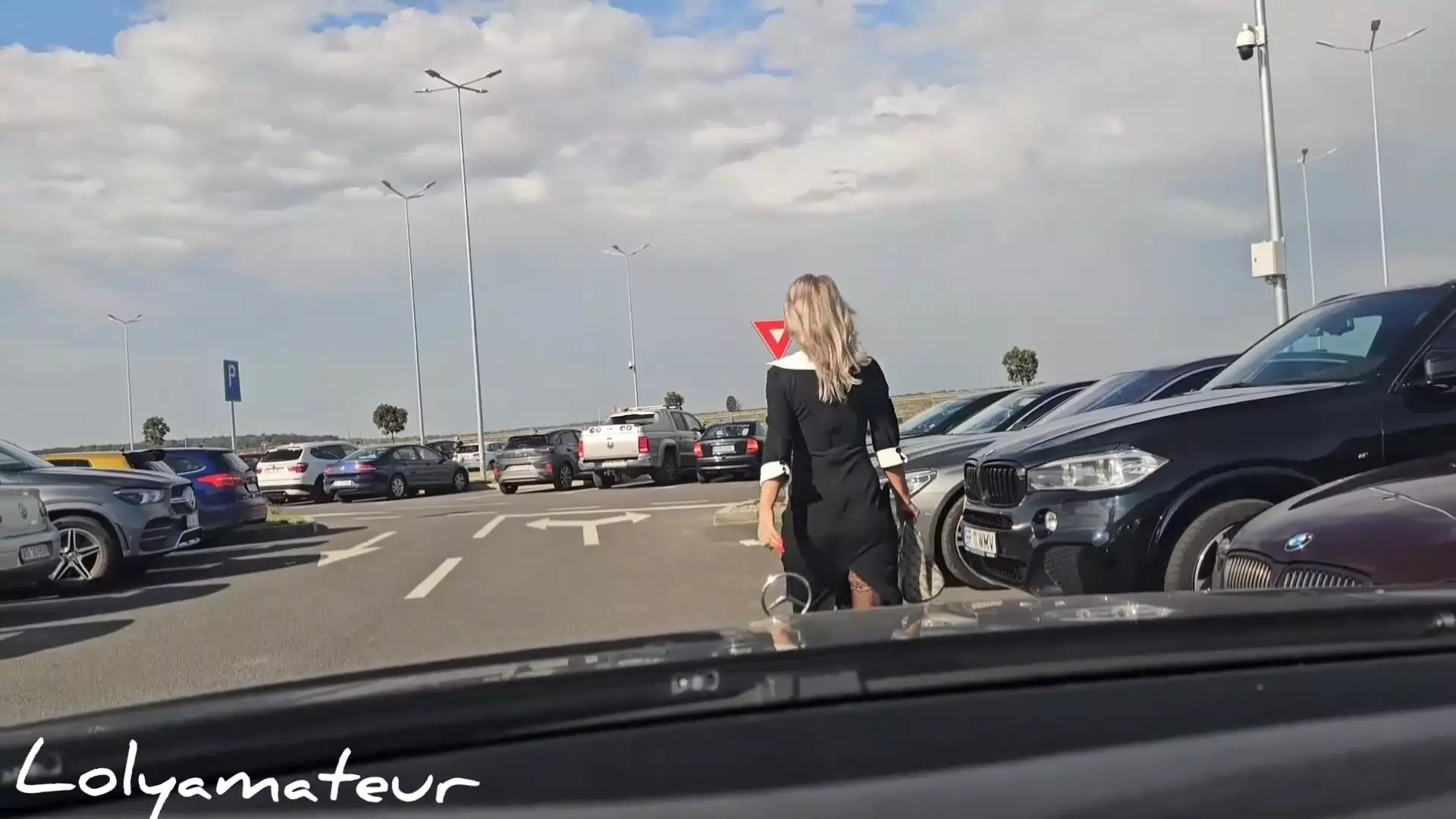 Stepmom Masturbate in My Car with New Toy Buy from the Shop thumbnail