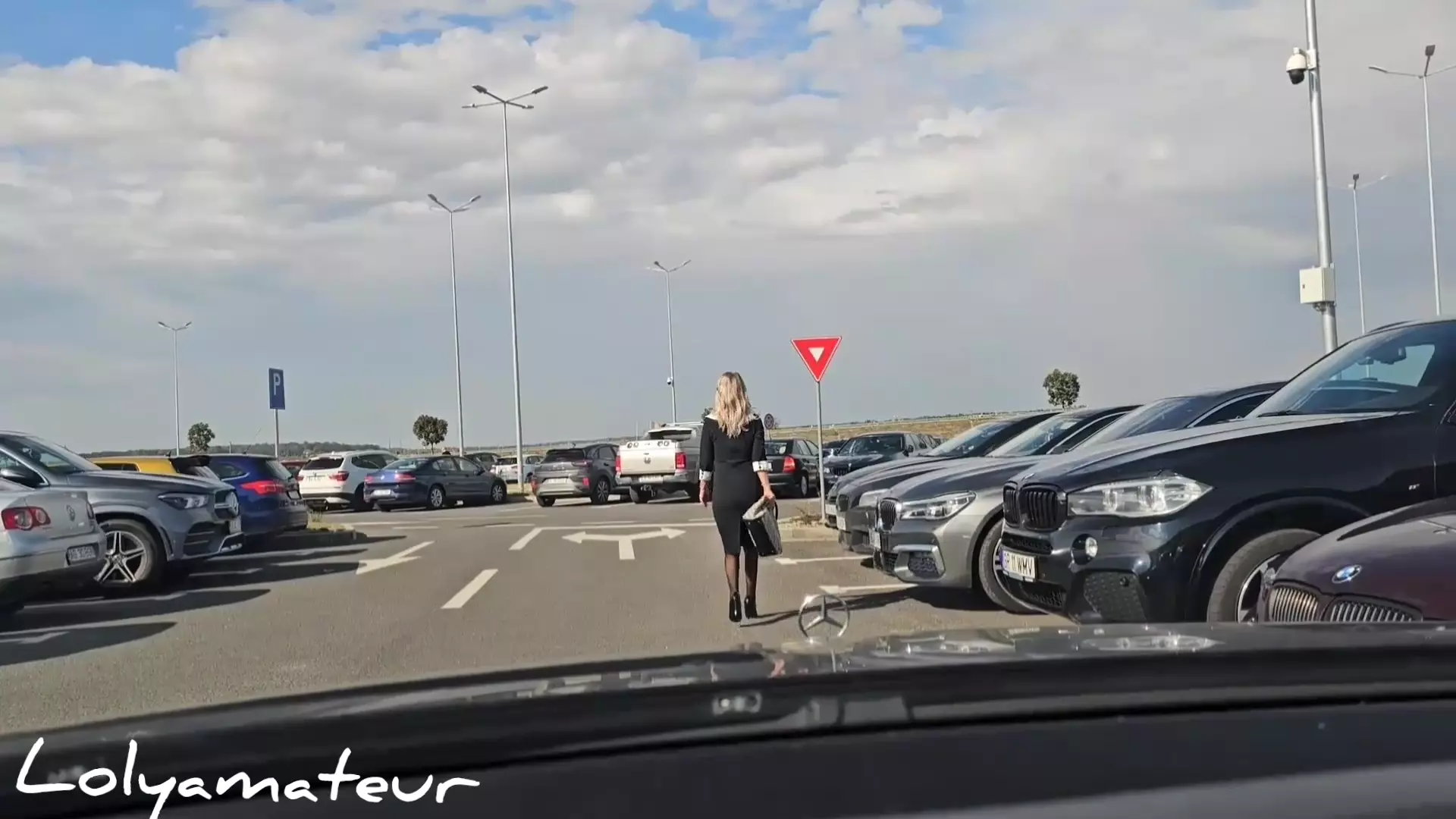 Stepmom Masturbate in My Car with New Toy Buy from the Shop thumbnail