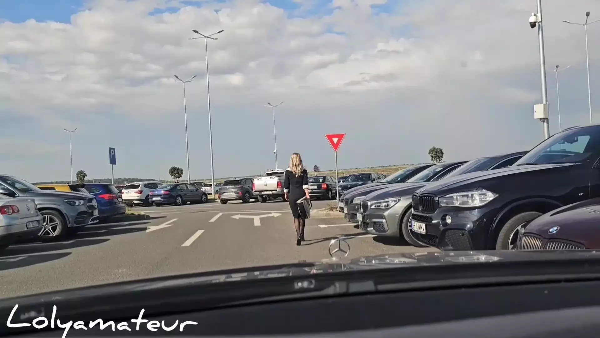 Stepmom Masturbate in My Car with New Toy Buy from the Shop thumbnail