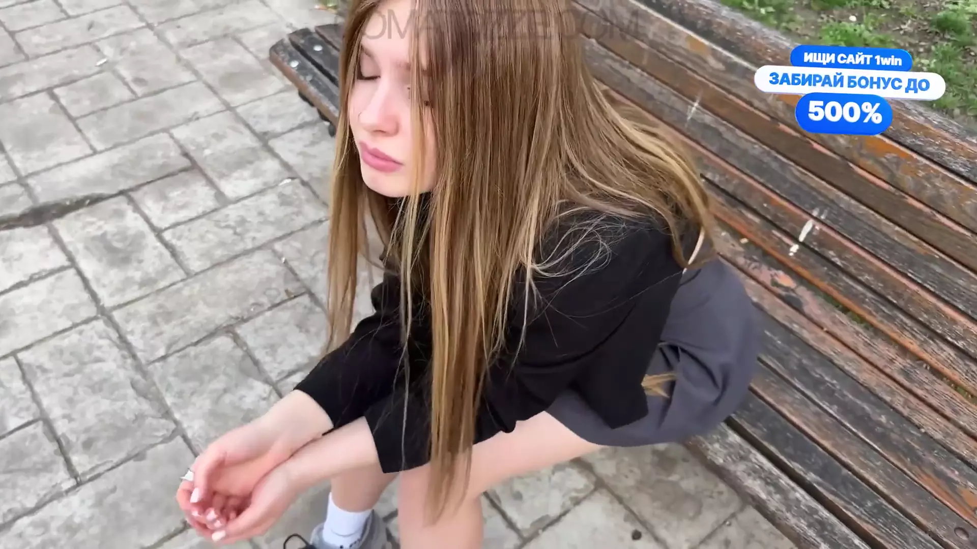 Girl Needs Help. What Would You Do in This Situation? thumbnail