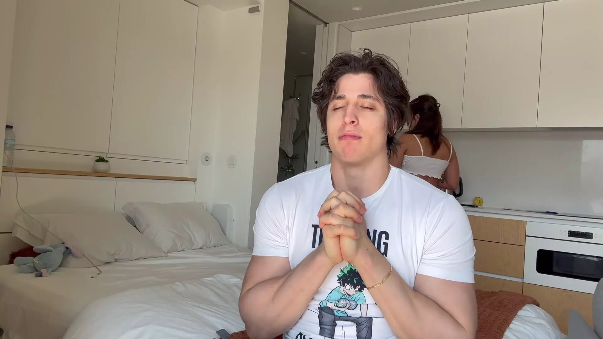 French Girl getting Her Pussy Eaten thumbnail