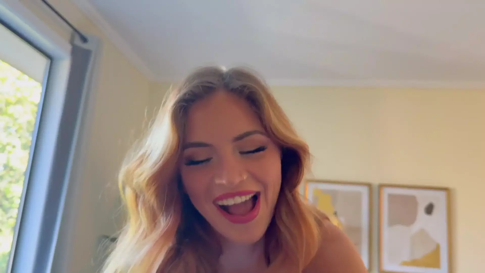Unfaithful Girlfriend Wants to Fuck while Boyfriends on the Phone! thumbnail