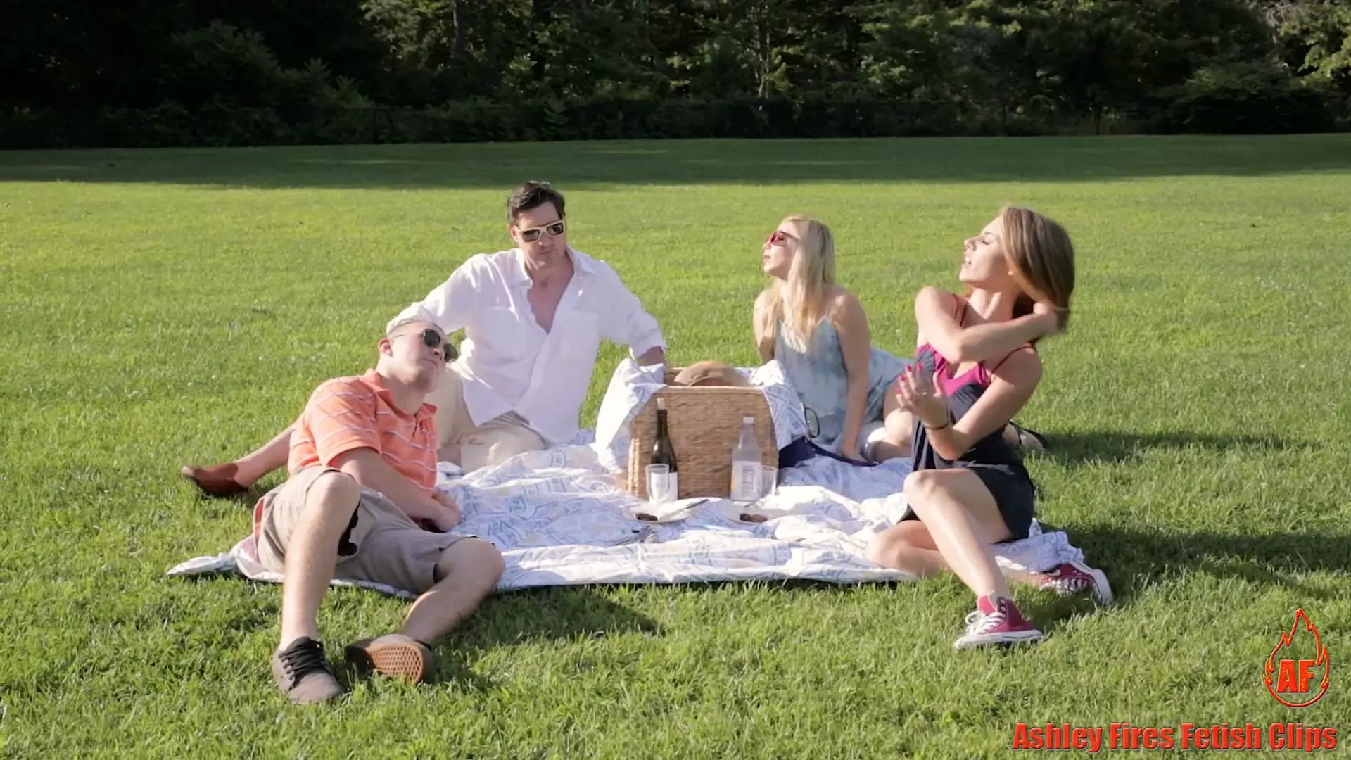 Anya Olsen - Family Picnic Part 1 thumbnail