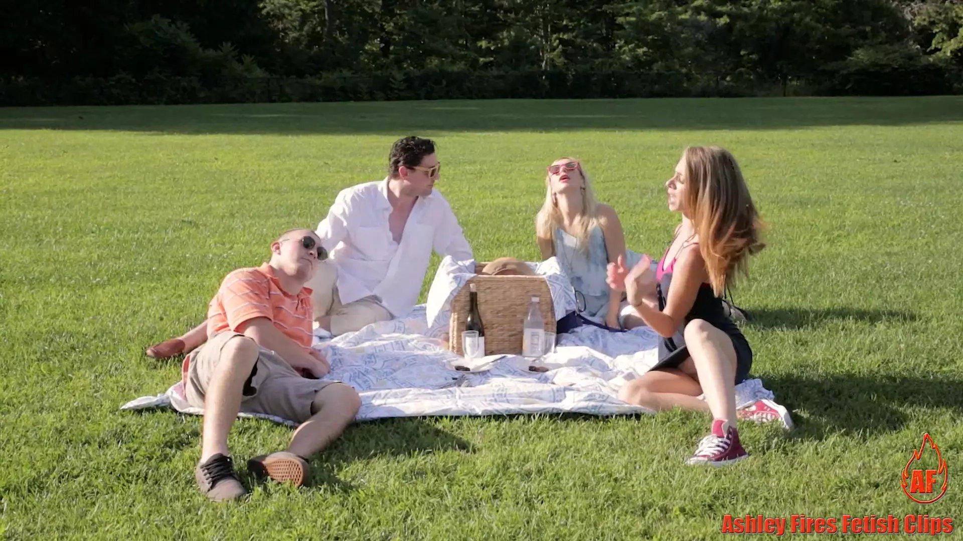 Anya Olsen - Family Picnic Part 1 thumbnail