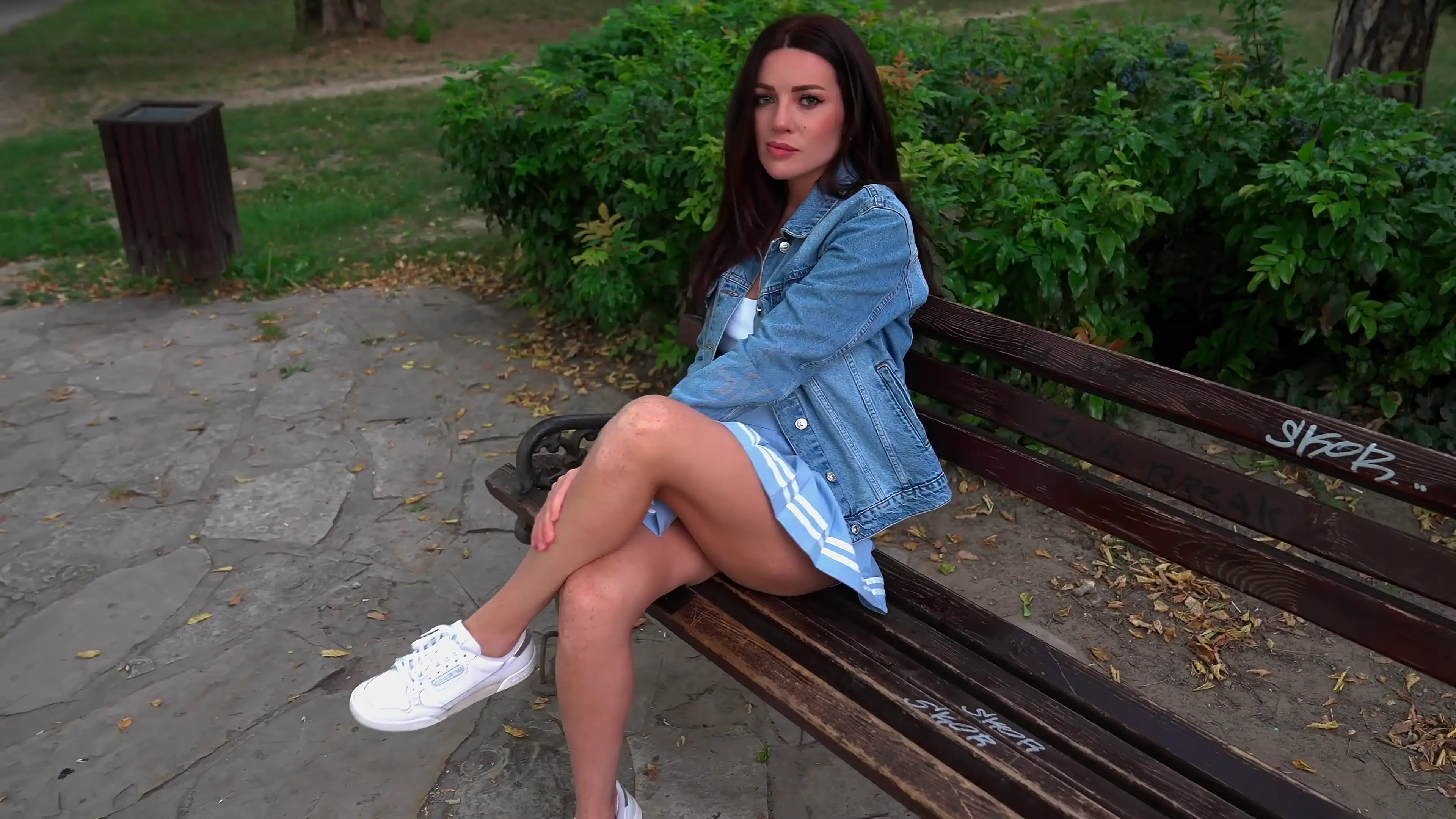 Great Quick Blowjob in the Park with Cum in Mouth