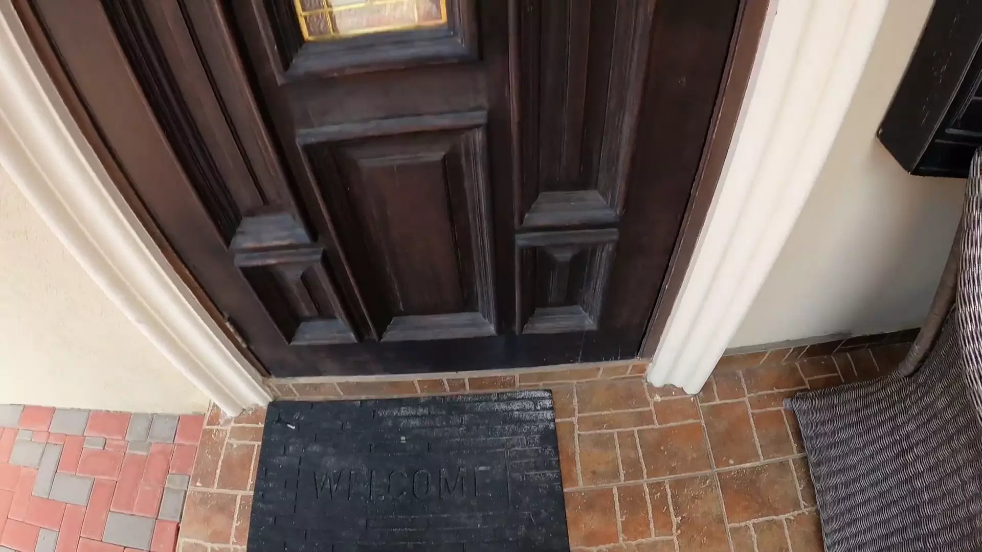 I Seduce a Delivery Guy in My Aruba Vacations and Give Him a Delicious Tip fo